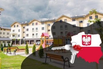 Колькасць украінцаў, жадаючых набыць нерухомасць у Польшчы, з кожным годам расце. Калі і вы ўваходзіце ў гэты лік, то рыэлтарска-будаўнічая кампанія PolHome дапаможа вам у гэтым. На сёння кошты на дамы, зямельныя ўчасткі і кватэры ў Польшчы дастаткова ўмераныя ў параўнанні з еўрапейскімі або азіяцкімі краінамі, но, як і ўсюды, ёсць тэндэнцыя да павелічэння. Аб рынку польскай нерухомасці Стан рынку нерухомасці ў Польшчы і праблемы набыцця розных аб'ектаў нерухомасці сёння вельмі хвалююць мноства замежных інвестараў. Пасля трохгадовага польскага крызісу (2006-2009 гг.) афіцыйныя дадзеныя кажуць нам аб тым, што рынак нерухомасці ў краіне пачаў ажываць і развівацца. Гэтаму паспрыяла наступнае: па-першае, уступленне ў 2004-м годзе Польшчы ў Еўрапейскі Саюз, а ў 2007 - у Шэнгенскую зону, што стварыла краіне неабходную падушку бяспекі, якая дазволіла ёй перанесці крызіс значна лягчэй, чым меркавалася; па-другое, правядзенне футбольнага чэмпіянату "Еўра-2012" таксама паспрыяла прыкметнаму ажыўленню рынку; па-трэцяе - наступствы ўкраінскага Майдана ў 2014-м пазапаўнялі краіну таннай працоўнай сілай, выштурхнутай з Украіны рэформамі, і такім чынам для пражывання працоўных запатрабавалася пабудаваць шмат жылля (колькасць працоўных мігрантаў з Украіны ў Польшчу з 2014 год вырас с 300 000 каб 1,5 мільёнаў). Такія перамены ў краіне сталі цікавыя інвестарам іншых краін., якія пачалі масава інвеставаць у розную нерухомасць Польшчы, ажыўляючы рынак нерухомасці дастаткова моцна. Асаблівы рост інвестыцый быў заўважаны ў заходніх раёнах Польшчы, там, дзе размешчана мяжа з Германіяй. Захад Польшчы заўсёды быў самым дарагім і прэстыжным раёнам.. Кошт жылля пачаў паступова павялічвацца і стабілізавацца, што гаворыць аб надзейнасці для замежных інвестараў. Старыя польскія гарады: дзе купіць жылую нерухомасць? Старая Польшча - гэта далёка не глухі сярэднявечны край, а суцэль сучасная краіна, якая нагадвае Францыю ці Нямеччыну ў іх рэгіёнах больш, чым іншыя славянскія краіны. Большая частка тэрыторыі Польшчы - цалкам дагледжаныя і развітыя месцы з выдатнай інфраструктурай і шырокімі магчымасцямі і для курортнага адпачынку., і для вядзення бізнесу, і для атрымання адукацыі. Старыя гарады маюць некаторыя цікавыя адрозненні з пункту гледжання прафесійнага інвестара. У першую чаргу, тут ёсць вялікі патэнцыял росту кошту нерухомасці, як і ва ўсіх гістарычных раёнах свету. Асабліва гэта датычыцца Старога горада ў любым такім сучасным адміністрацыйным цэнтры.. Турыстычны патэнцыял тамака і так актыўна выкарыстоўваецца, і на гэтым можна зарабіць, напрыклад, пры кароткатэрміновай арэндзе або арэндзе офісаў для турыстычных, ці іншых абслугоўваючых патокі турыстаў фірм. Па-другое, сур'ёзны еўрапейскі бізнэс, які працуе ў Польшчы, аддае перавагу канцэнтравацца не ў Варшаве, а менавіта ў такіх старых гарадах з вялікімі эканамічнымі гістарычнымі магчымасцямі. Тут можна як добра зарабіць, так і атрымаць вельмі шмат магчымасцяў для хуткага развіцця бізнесу і інвесціравання ў еўрапейскую эканоміку. Тры гарады на выбар Кракаў. Старая сталіца Польшчы на працягу ўсёй яе шматвяковай гісторыі. Адзін з самых вялікіх гістарычных турыстычных цэнтраў Еўропы з цалкам захаваным Старым горадам - цэнтрам фестываляў., свят, сталай штодзённай працай гістарычных рэканструкцый. А таксама найбуйнейшы вузлавы транспартны цэнтр., лагістычны цэнтр і цэнтр эканамічных інтарэсаў эліт паўднёвай часткі Польшчы. Каля Старога горада кошты будуць вельмі высокімі., і займець там жыллё ці офіс можа быць цяжка. Крыху далей, у звычайных раёнах, кіпіць бізнэс-жыццё, і кошты там ніжэй. Гданьск. Самы вялікі порт і караблебудаўнічы цэнтр не толькі Польшчы, но, зараз ужо і ўсёй Еўропы. Самы цікавы раён з пункту гледжання нерухомасці любога тыпу - партовы., бо ён і быалеэнтрам жыцця горад на працягу стагоддзяў, яшчэ калі гэты горад уваходзіў у Гензейскі саюз вольных гандлёвых гарадоў Паўночнай Еўропы.. Вроцлаў - адзін з найстарэйшых гандлёвых гарадоў не толькі Польшчы., але ўсёй Еўропы, які захоўвае ролю важнага эканамічнага цэнтра, гэтак жа як і вельмі падобная да яго Лодзь. Аднак ва Вроцлаве актуальны кошт якаснага інвестыцыйна прывабнага жылля прыкметна ніжэйшы., а вось перспектывы росту яго кошту - вышэй. Выснова Ці варта інвеставаць у польскую нерухомасць - вырашаць вам. Але варта адзначыць, што гэтае выгаднае рашэнне. Пасля таго, як Польшча стала паўнапраўным членам Еўрапейскага саюза, у краіне назіраецца стабільны рост эканомікі. Гэта робіць краіну прывабнай для мясцовых і замежных фундатараў. Адзначыць варта і той факт, што нерухомасць - гэта адзін з самых надзейных відаў укладання грошай: паколькі з гадамі яна толькі даражэе.